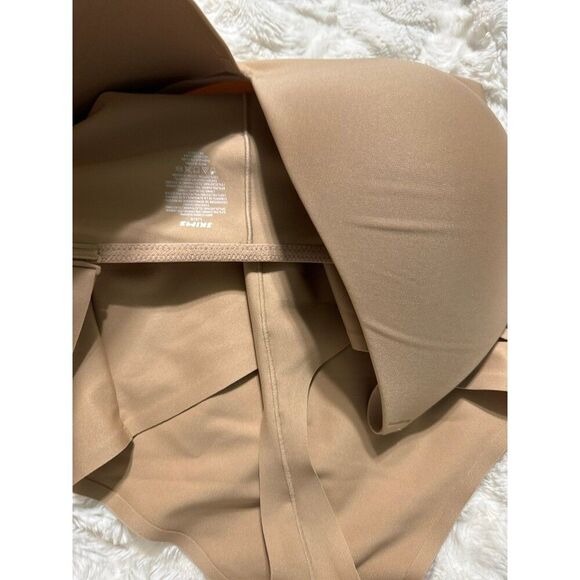 SKIMS BODY CORE SCULPT PLUNGE THONG BODYSUIT - Picture 7 of 9